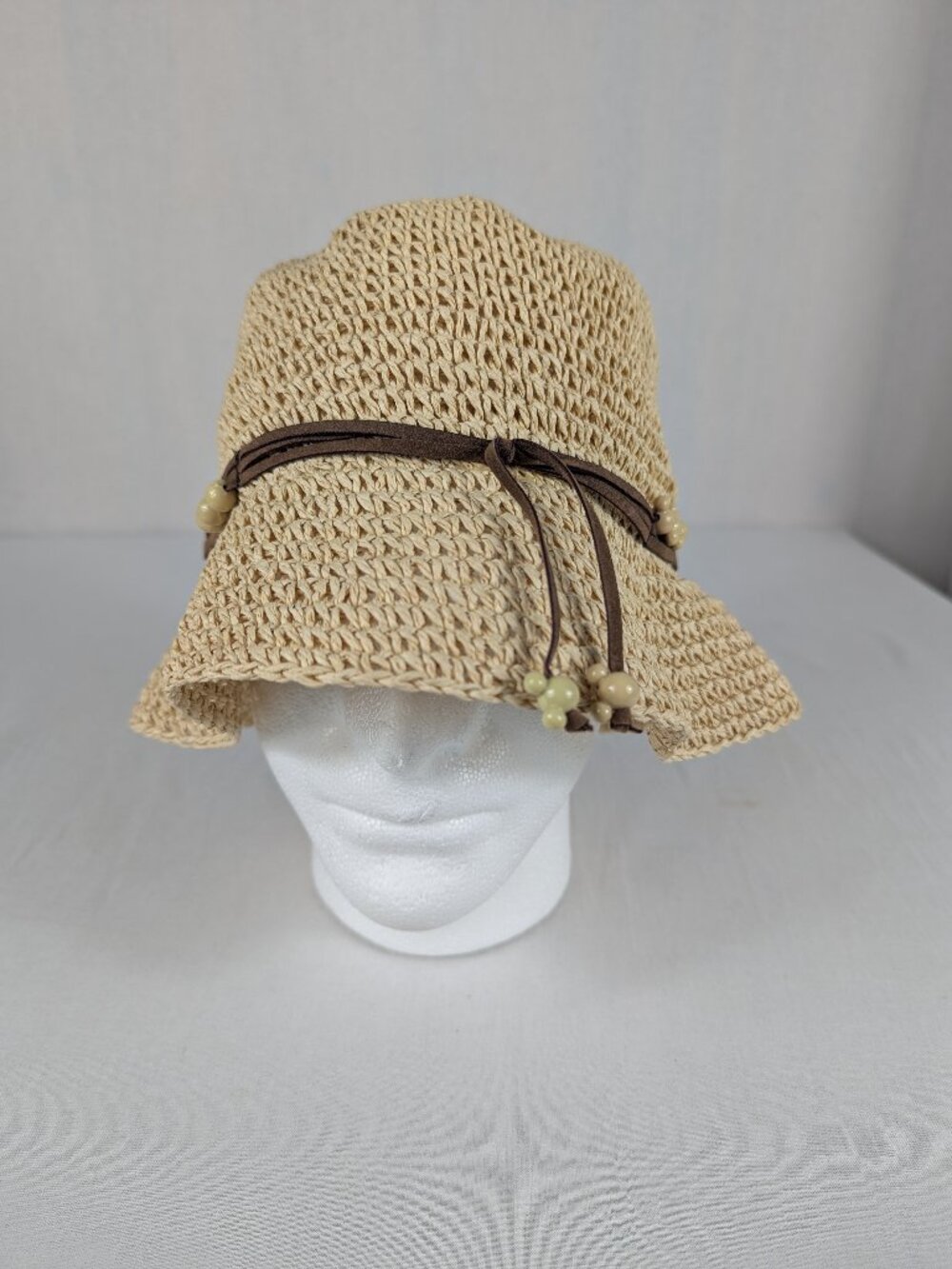 Walt Disney World Straw Bucket Hat Tan Beige Mickey Mouse Beads Vacation Cruise